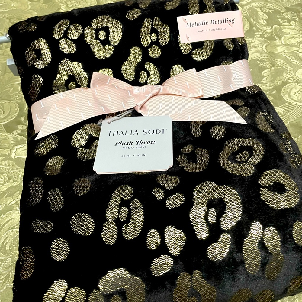 Black & gold metallic animal print throw